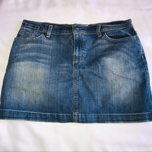 Old Navy Dresses & Skirts - Old Navy Low Rise Stretch Denim Mini Skirt Size 10